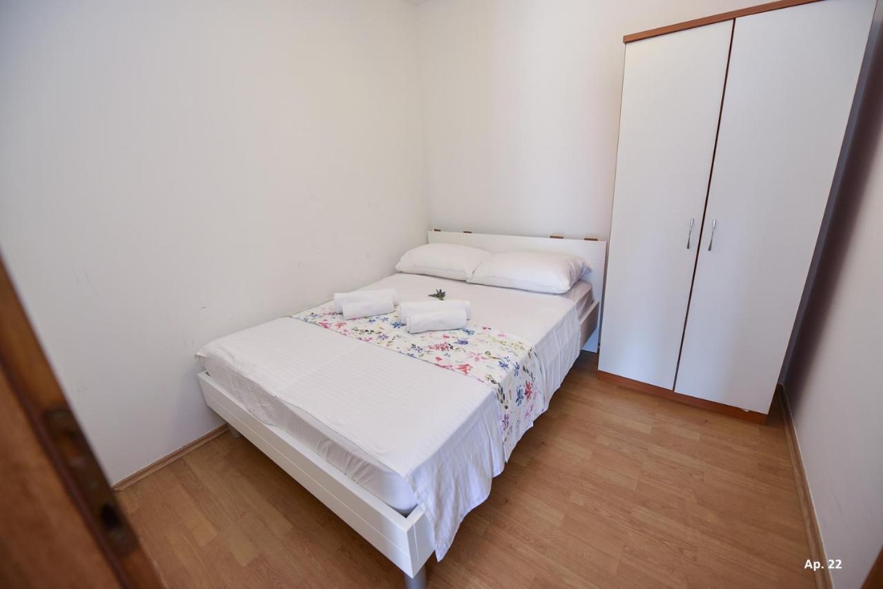 Apartments Bella Sky II Новаля Екстериор снимка