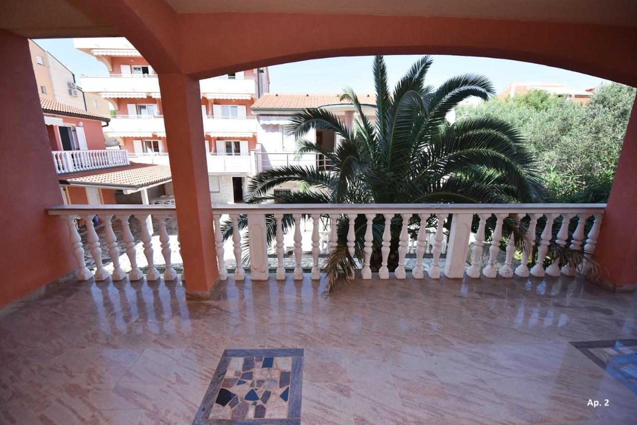 Apartments Bella Sky II Новаля Екстериор снимка