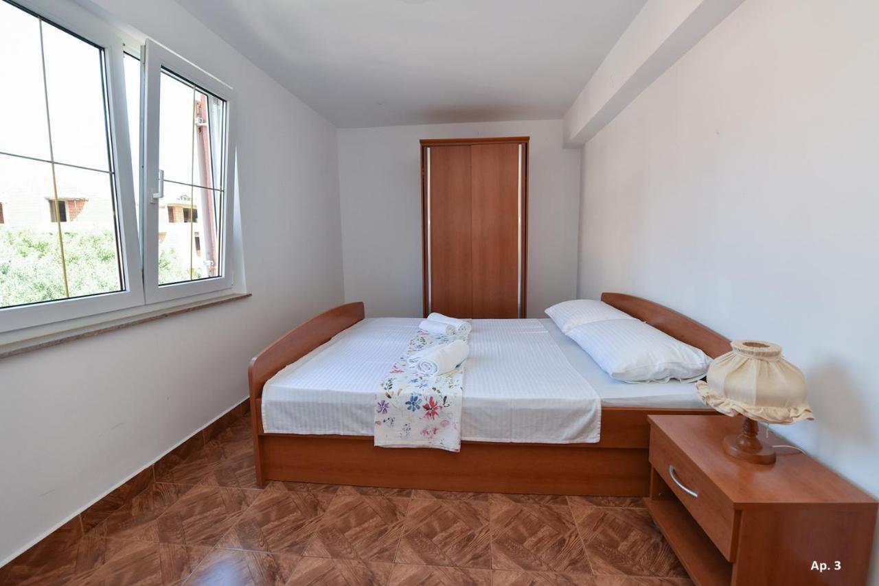 Apartments Bella Sky II Новаля Екстериор снимка