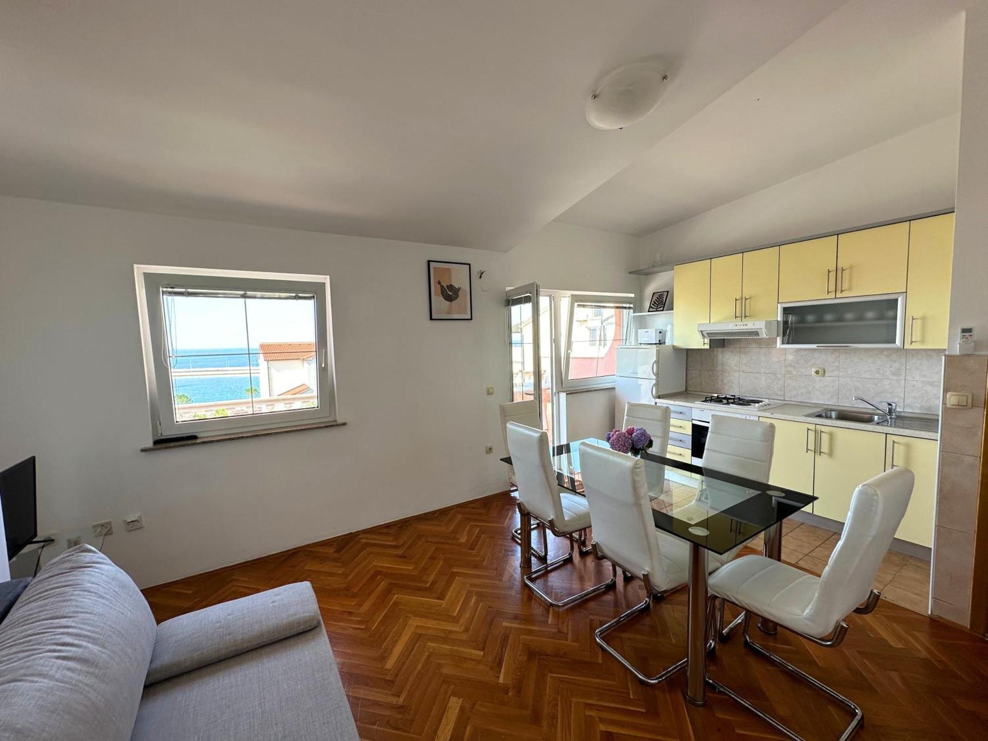 Apartments Bella Sky II Новаля Екстериор снимка
