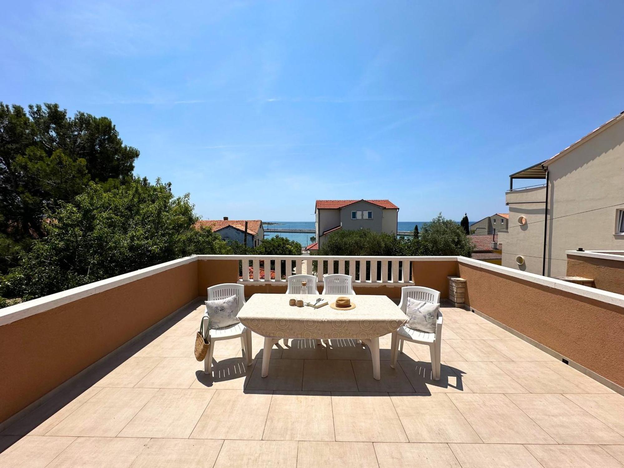 Apartments Bella Sky II Новаля Екстериор снимка