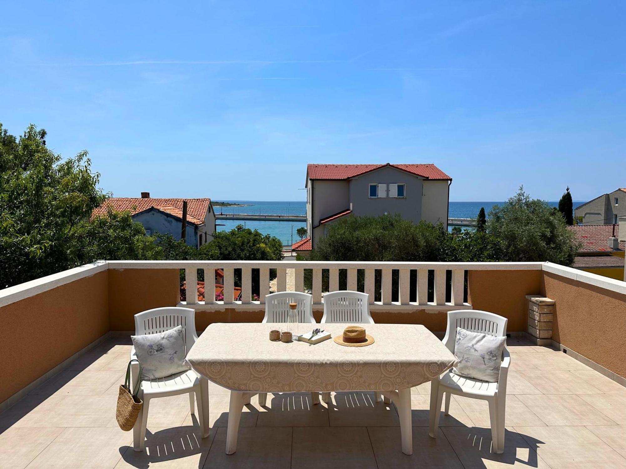 Apartments Bella Sky II Новаля Екстериор снимка