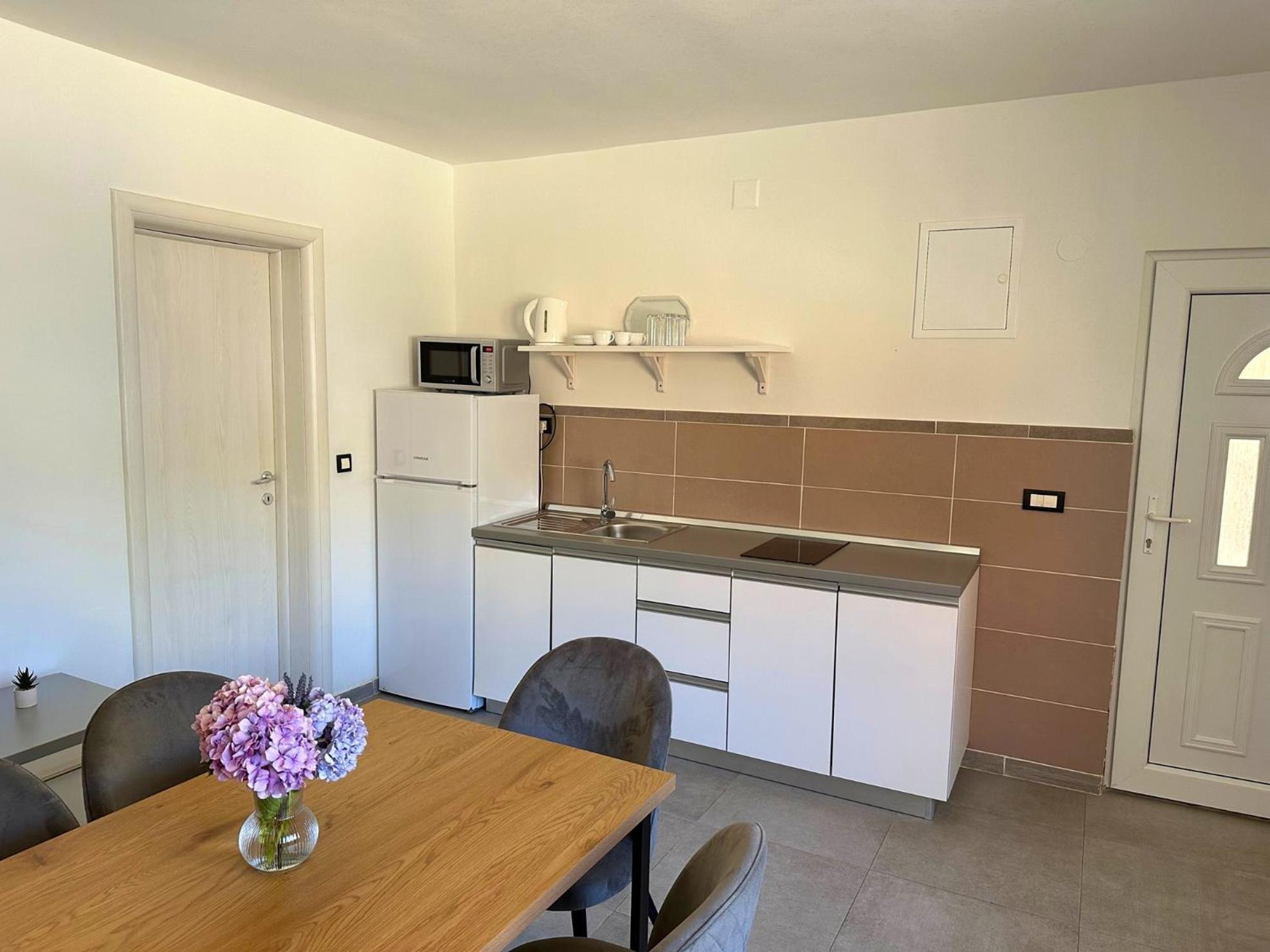 Apartments Bella Sky II Новаля Екстериор снимка