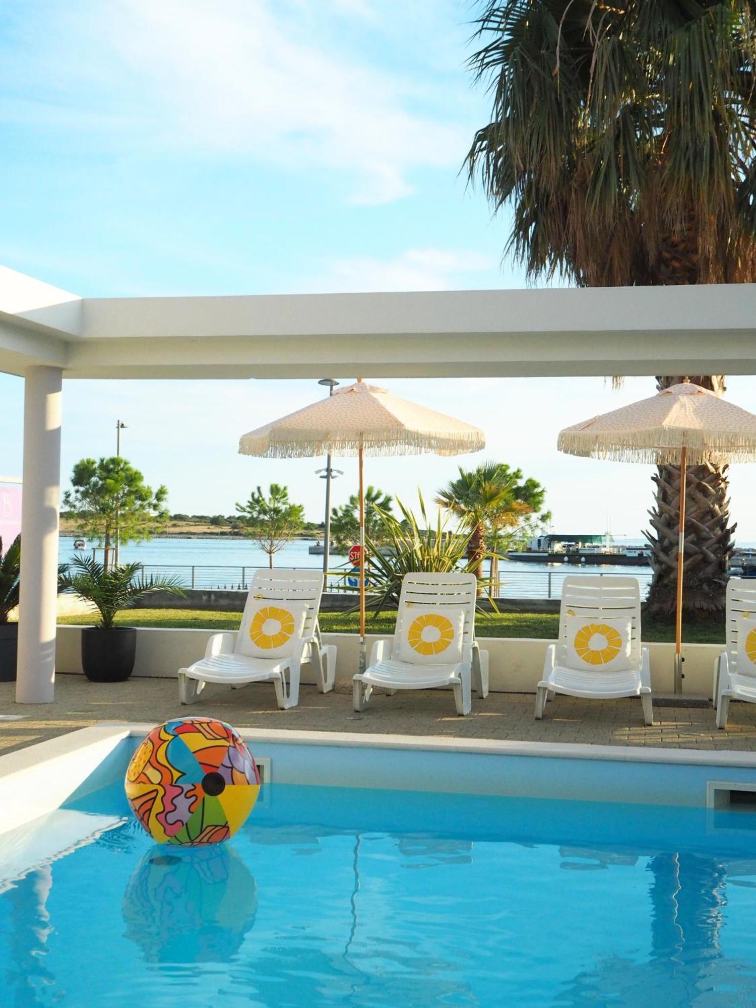 Apartments Bella Sky II Новаля Екстериор снимка